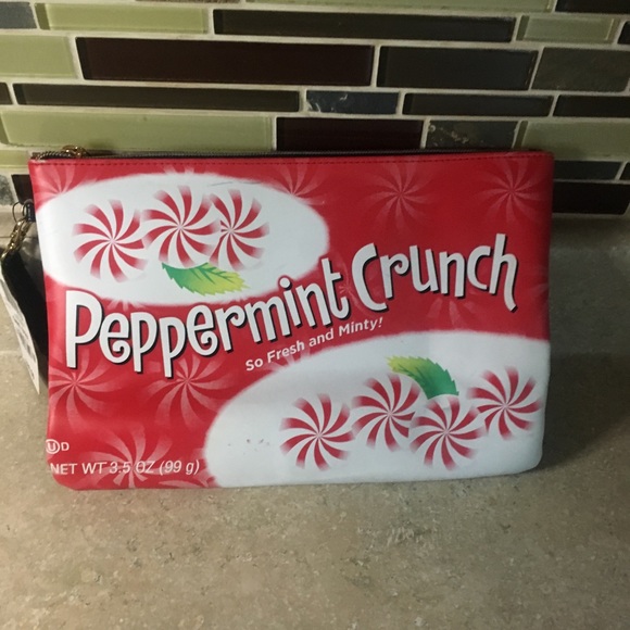 NWT🏷Celebrate Shop Peppermint Oversized Wristlet - Picture 2 of 5
